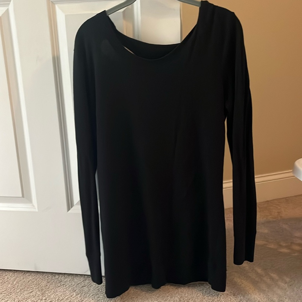 Black athleta long sleeve with open back